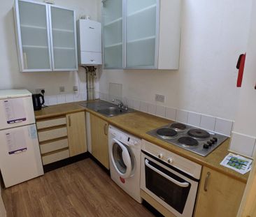 2 bedroom flat to rent - Photo 2