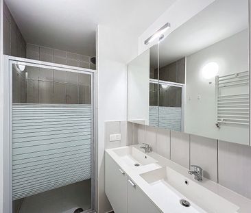 Gerenoveerd twee slaapkamer appartement met zijdelings zeezicht. - Foto 6