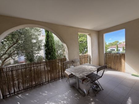 Location Appartement 2 pièces 40m² MALLEMORT 13370 - Photo 3