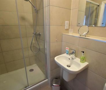 1 Bedroom Apartment To Let - Photo 4