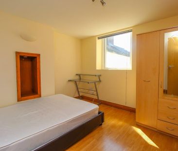 3 bedroom flat to rent - Photo 5