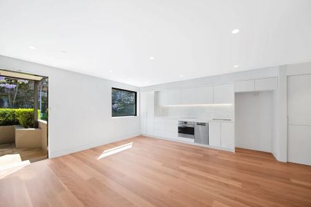 Luxurious Renovation In A Dress Circle Setting - Photo 3