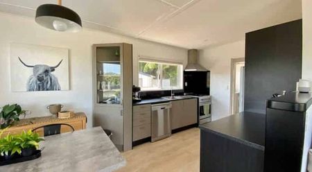 9 Invercargill Drive, Kelson - Photo 3