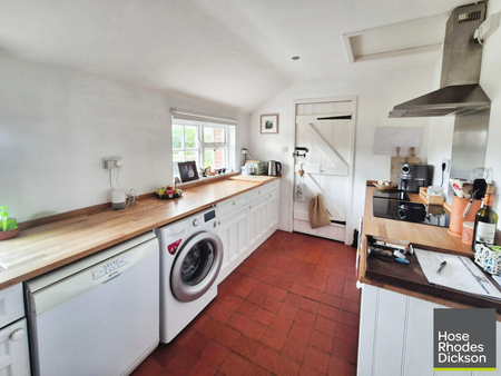 3 bedroom detached house to rent - Photo 5