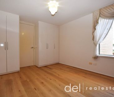 Convenient Location! - Photo 3