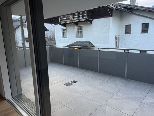 Neubau - Traumwohnung: Erstbezug mit 79m², Balkon, Garage & top Ausstattung in Wattens - Photo 1