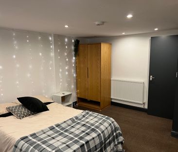 4 Bed - 10 Mayville Place, Hyde Park, Leeds - LS6 1NE - Student - Photo 1