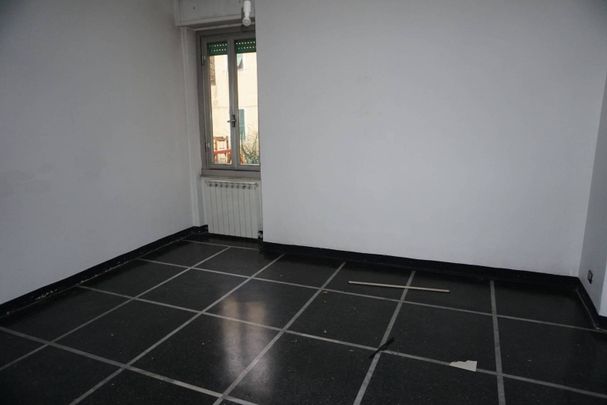Bilocale via San Bartolomeo del Fossato 67, Sampierdarena, Genova - Foto 1