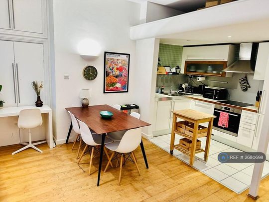 2 bedroom flat to rent - Photo 1