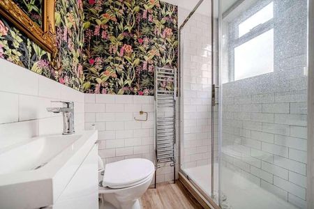 Rydens Way, Woking, Surrey, GU22 - Photo 3