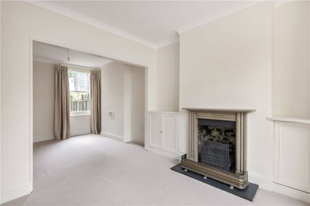 Charming 4 bedroom family house in Candahar Road, part of Little India therefore close to Battersea Park, Clapham Junction and many good schools in Chelsea, Battersea and Clapham including Christchurch, Frances Holland, Garden House, Newton Prep, Thomas's, The Laurels. - Photo 2