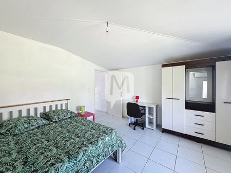 Location Maison 2 pièces 46m² REMIRE MONTJOLY 97354 - Photo 2