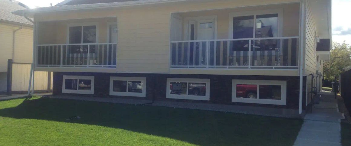 Upgraded Executive Style Fourplex — 2 Bedrooms Fourplex - Photo 1