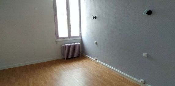 APPARTEMENT T3 - 58 m² - COEUR DE PARAY - Photo 2