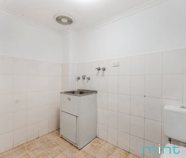 Three Bedroom Apartment - Photo 3