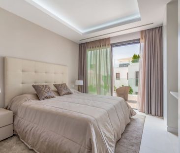 Marbella Golden Mile, Marbella, Andalusia 29602 - Photo 1