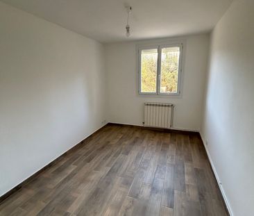 Location Appartement 3 pièces 60m² MARSEILLE 9ème - Photo 5