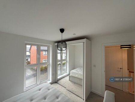 3 bedroom semi-detached house to rent - Photo 5