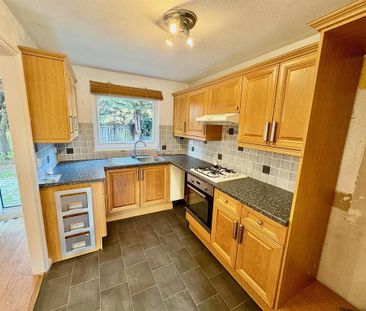 4 bedroom detached house to rent - Photo 6