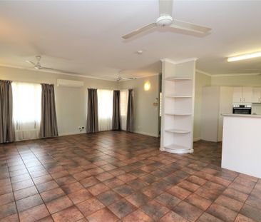 74 Callistemon Drive - Photo 2