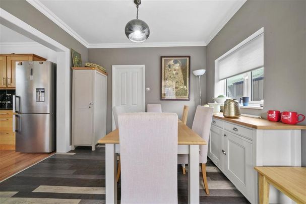 4 bedroom detached house to rent - Photo 1