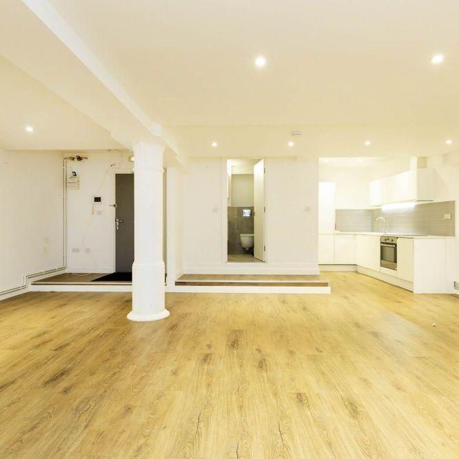 Studio to rent - Photo 1