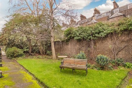 3 bedroom flat in Bloomsbury - Photo 5