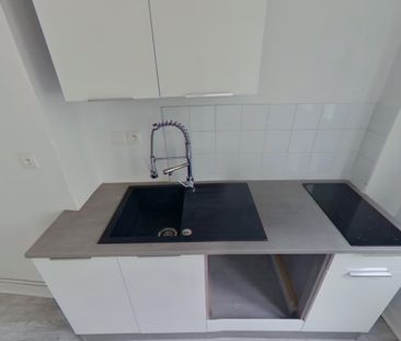 Location Appartement 1 pièce 34m² CHATELLERAULT 86100 - Photo 1