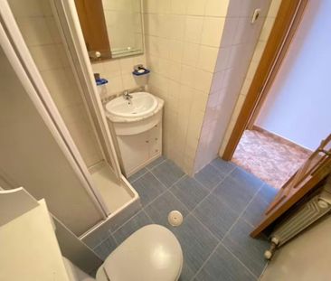 Calle de Graena, Madrid, Community of Madrid 28041 - Photo 2