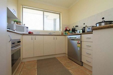 Unit 1/22 Mulqueeny Street - Photo 4