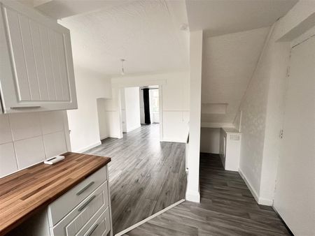 Danescourt Road, Birkenhead - Photo 5
