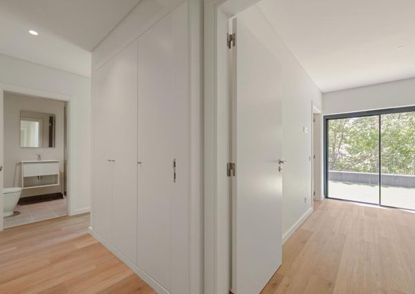 2 Bedroom Apartment with garden, Miraflores, Oeiras