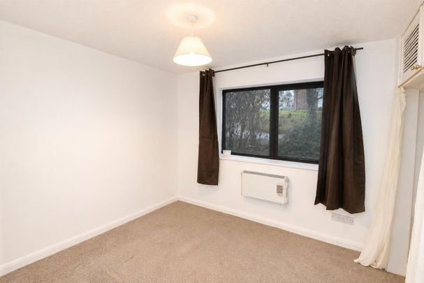 Eaton Avenue, High Wycombe - Photo 1