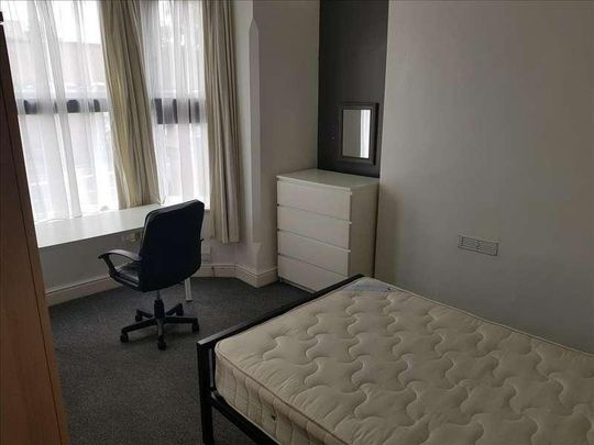 Lenton - Ilkeston Road Bedroom Spacious Student Property All Bills Incl, NG7 - Photo 1