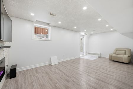 For Lease - 1286 Kettering Drive Unit# Basement, Oshawa, Ontario - Photo 4