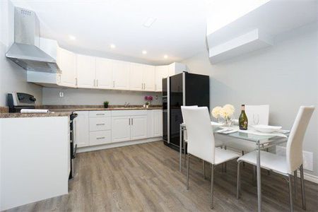 For Lease - 358 Adelaide Avenue, Oshawa, Ontario - Photo 5