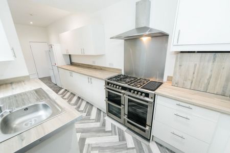 Winston Gardens, Headingley, Leeds - Photo 3