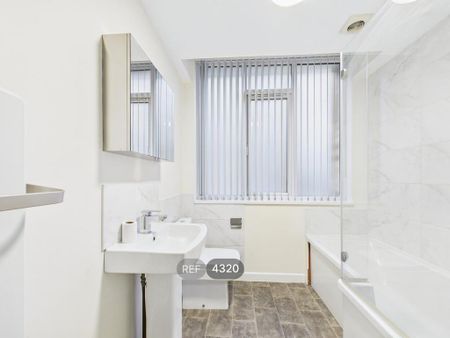 2 bedroom flat to rent - Photo 3