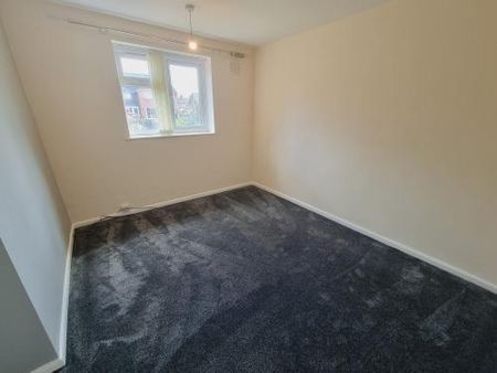 2 bedroom end of terrace house to rent - Photo 5