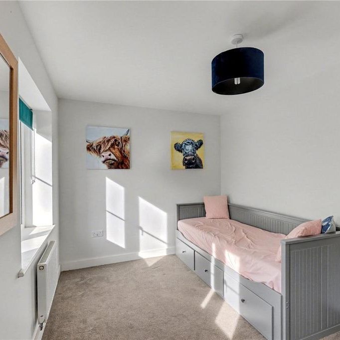 2 bedroom end of terrace house to rent - Photo 1