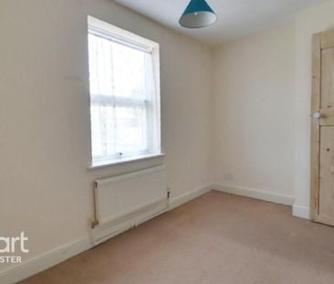 4 bedroom terraced house to rent - Photo 6