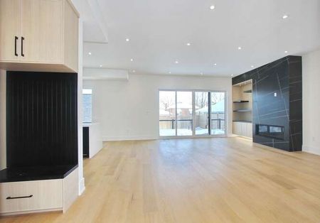 For Lease - 247 Alderbrae Avenue, Toronto, Ontario - Photo 2