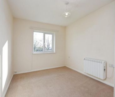 2 bedroom flat to rent - Photo 6