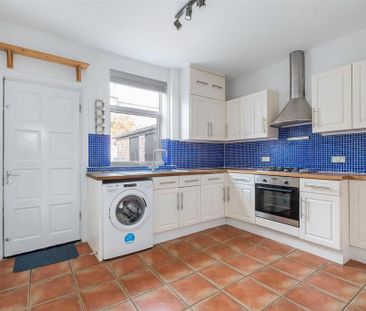 3 bedroom terraced house to rent - Photo 6