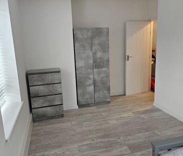 Room in a Shared Flat, Meyrick House, E14 - Photo 1