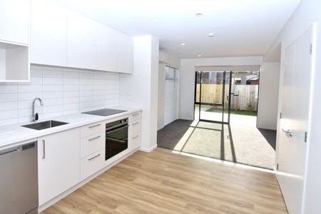 Modern, Low-Maintenance Living in Waltham - Photo 4