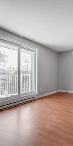 Beau Grand logement 5 ½ rénové, disponible 1er novembre, stationnement inclus, 1000pi2 + grand balcon, Duvernay - Photo 4