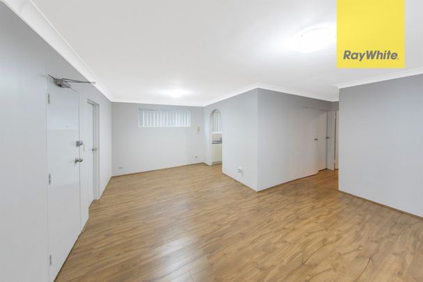 Peaceful & Private Two-Bedroom Unit in a Leafy Setting - Photo 1