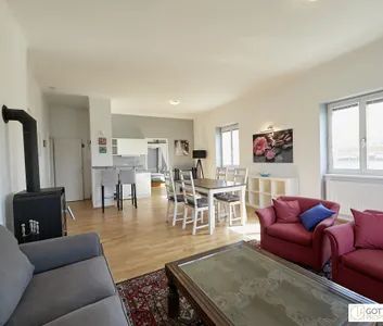 Bestlage Kaiserebersdorf! Möblierte 2-Zimmer-Wohnung für Singles oder Paare mit Balkon, Gartennutzung und Schwimmbiotop - Photo 2