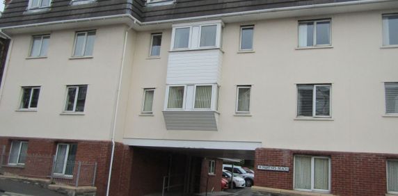 ***Apply online ** 1 Bed over 55’s flat. Adapted walk in shower. Martyr’s Reach - Photo 2